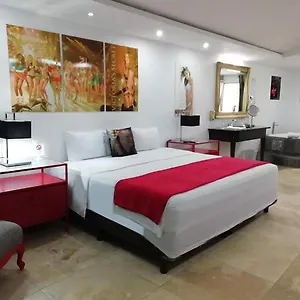 Essenzia De Hotel