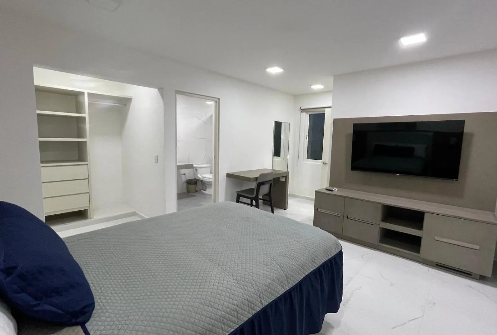 Guest House Stone Wall Residences Cancun Mexico