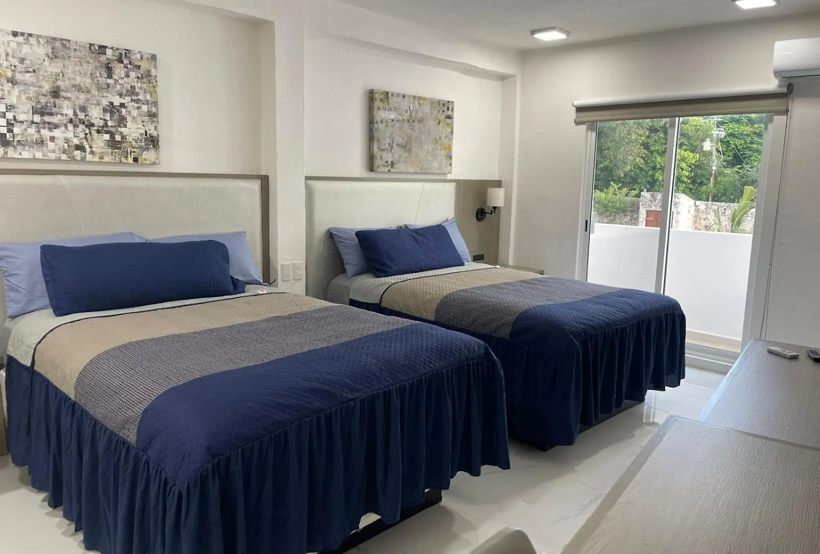 *** Hotel Guest House Stone Wall Residences Cancun Mexico